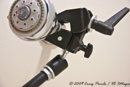 This shows the super clamp and how easily it can be fastened to a shower head!
